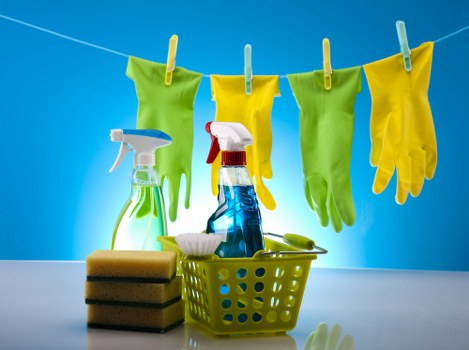 Dust and stain removal from curtains during cleaning